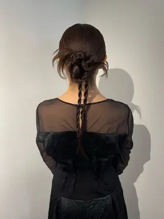 ロング カラー ヘアアレンジ mina 🌷のヘアスタイル