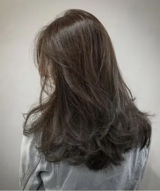 セミロング 吉田一輝 外国人パーマのヘアスタイル