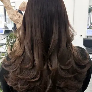 セミロング カラー ヘアアレンジ 内大久保 列夏のヘアスタイル