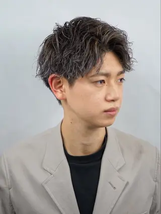ミディアム 高崎 健司のヘアスタイル