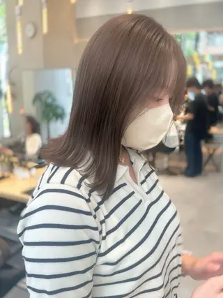 セミロング カラー ミオ💎ショート 透ける暗髪のヘアスタイル