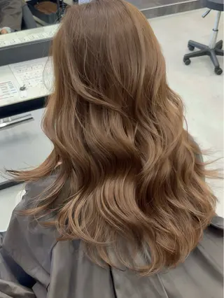 セミロング ジゼル小倉谷内尾祐音 ケアブリーチのヘアスタイル