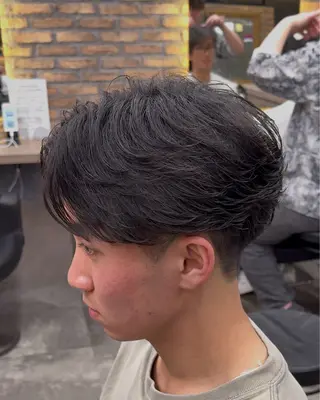 パーマ メンズ シャドウ/フェザー 朝崎倭斗のヘアスタイル