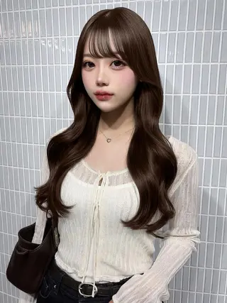 ロング カラー 友田 那都のヘアスタイル