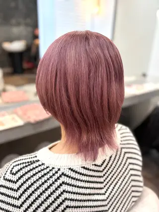 ショート カラー 🐈‍⬛momo🐾 ブリーチ・Wカラーのヘアスタイル