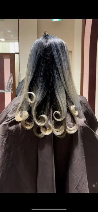 ロング カラー 🌟心斎橋レイヤー 艶ハイトーン/ウルフのヘアスタイル