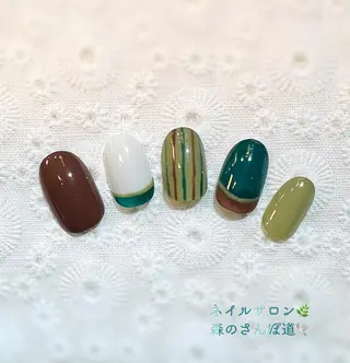 ネイル ショートネイル 森のさんぽ道のネイルデザイン
