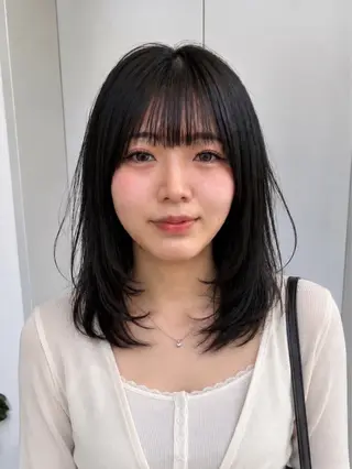 ミディアム カラー 韓国レイヤー⋆౨ৎﾟ 透カラー🩶／ユウキのヘアスタイル