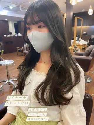 ロング レイヤーカット、 大人可愛い　中村美羅のヘアスタイル