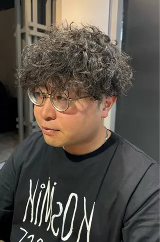 ミディアム パーマ メンズ 似合う髪型見つけます AYAKAのヘアスタイル