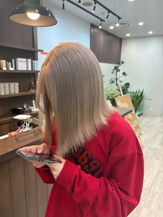 カラー まろみ暖色×ボブ ×chia🕯のヘアスタイル