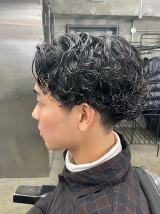 ショート カラー パーマ ヘアアレンジ メンズ 亀井隆汰/メンズ専門 パーマ/フェード可のヘアスタイル