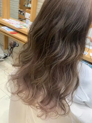 ロング カラー SUZUKA .のヘアスタイル