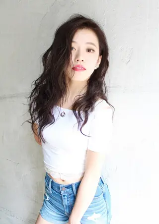 ロング 桑名 淳のヘアスタイル