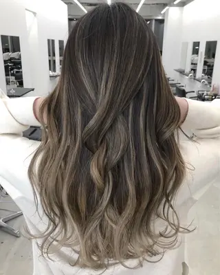 セミロング カラー ブリーチ 透明感HIDEのヘアスタイル