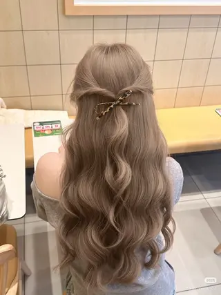 ロング カラー 透明感カラー グレージュ/あいのヘアスタイル