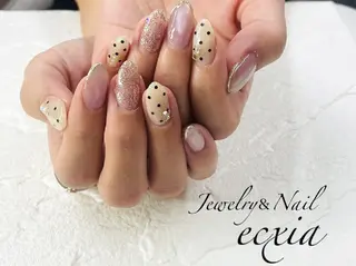 ネイル jewelry & nailecxia のネイルデザイン