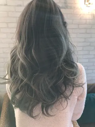 ロング カラー 浅川 実行のヘアスタイル