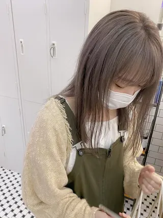 セミロング カラー 顔周りレイヤーカット ブリーチminamiのヘアスタイル