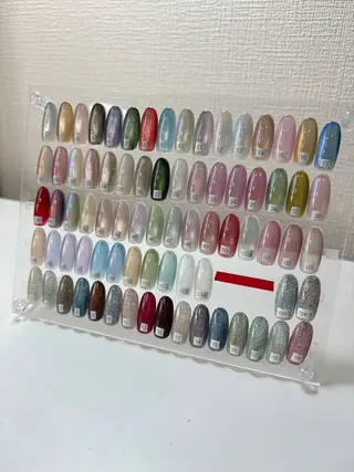 ミディアム ルミエナリトリート MUKAEDAのネイルデザイン