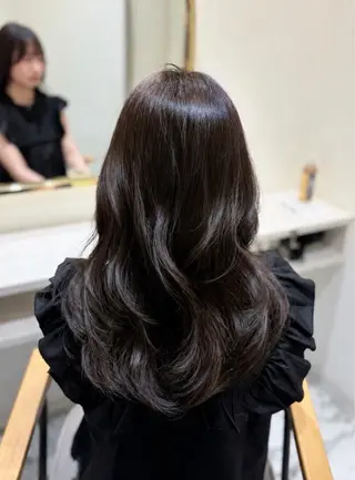 ロング 加門亜澄 レイヤー/艶カラーのヘアスタイル