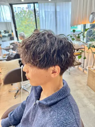 ショート パーマ メンズ 【扱いやすいパーマ】 眞鍋拓己のヘアスタイル