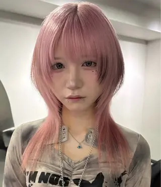 セミロング カラー ヘアアレンジ 🌈【🎀ヘアデザイ ナー🎀】✨ノン✨のヘアスタイル