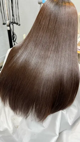 ロング 岩本 果歩のヘアスタイル