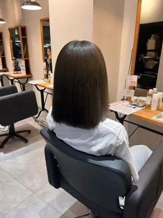 ミディアム カラー adore / ヒナのヘアスタイル