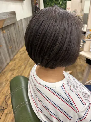 ショート カラー 🐰K+Plus🐰 まゆ🐰のヘアスタイル