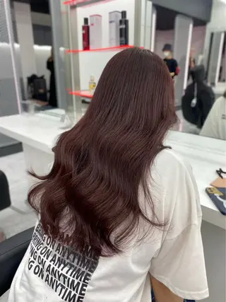ロング 赤髪/ワインレッド/ 韓国系 まなかのヘアスタイル