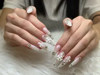 ネイル NIE NAIL Luxeのネイルデザイン