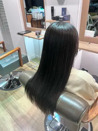 ロング カラー ツキダテ ユイのヘアスタイル
