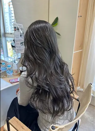 ロング 梅田🩵/透明感 花音のヘアスタイル