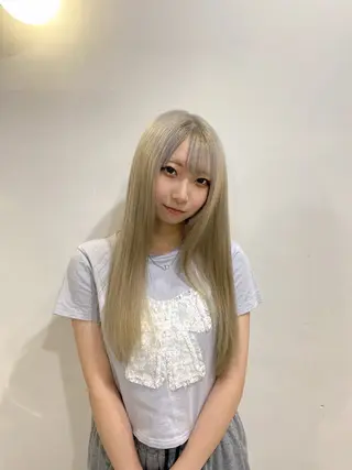 ロング カラー ハナダ メイのヘアスタイル