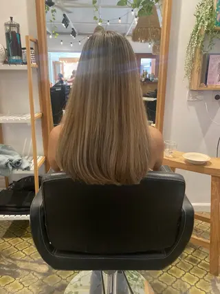 ロング カラー 鍋島 くるみのヘアスタイル
