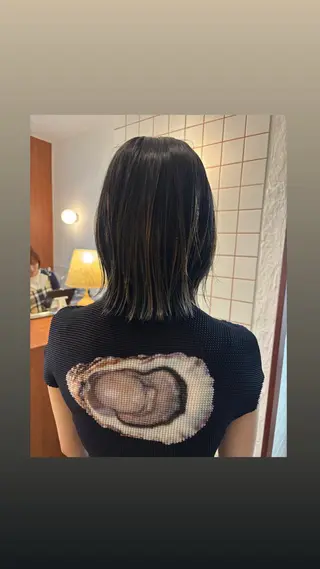 ミディアム カラー illatos サヤナのヘアスタイル