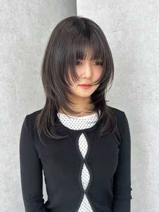 セミロング カラー 韓国レイヤーカット/ 艶カラー/ noaのヘアスタイル