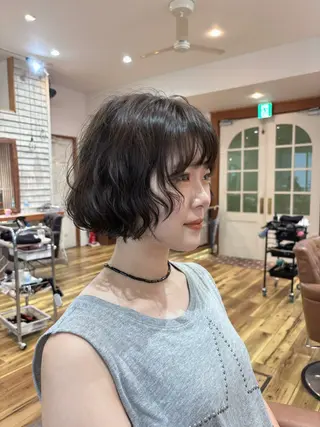 ショート パーマ 顔周り/小顔レイヤー /ツヤ髪　越冨晃平のヘアスタイル