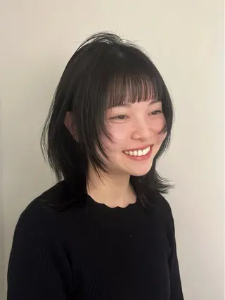 ミディアム Airi 韓国y2k ハイレイヤーのヘアスタイル