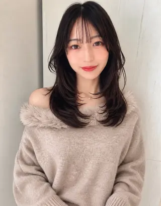 ロング カラー レイヤーカット、 大人可愛い　中村美羅のヘアスタイル