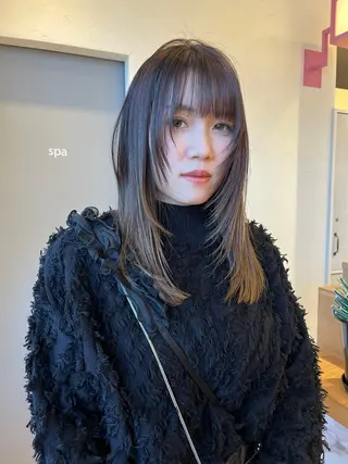 セミロング カラー 吉原 由菜のヘアスタイル