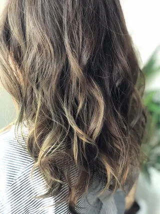 ロング カラー 川合 勇気のヘアスタイル