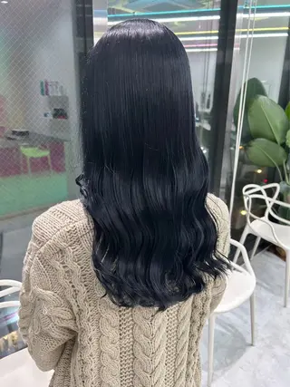 ロング カラー パーマ ヘアアレンジ 透明感ブリーチカラー 🌈TOMOHIROのヘアスタイル