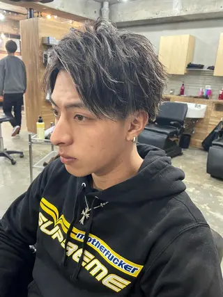 カラー メンズ レイヤーカット 西村あきやのヘアスタイル