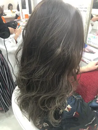 セミロング カラー 髪質改善 中川 翔のヘアスタイル