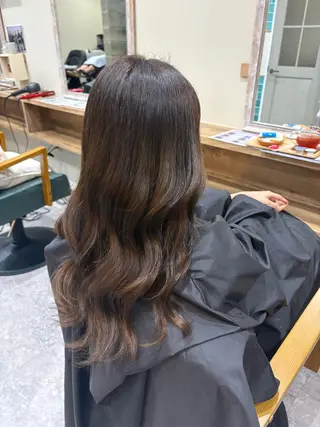 ロング 安谷屋 こはるのヘアスタイル
