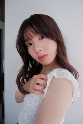 カラー 盛れる顔周り✨韓国式 レイヤーkanatoのヘアスタイル
