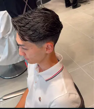 ショート パーマ メンズ 渡邉 真也のヘアスタイル