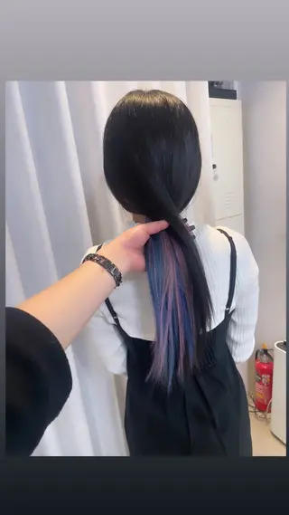 カラー Mii. 内田萌々のヘアスタイル